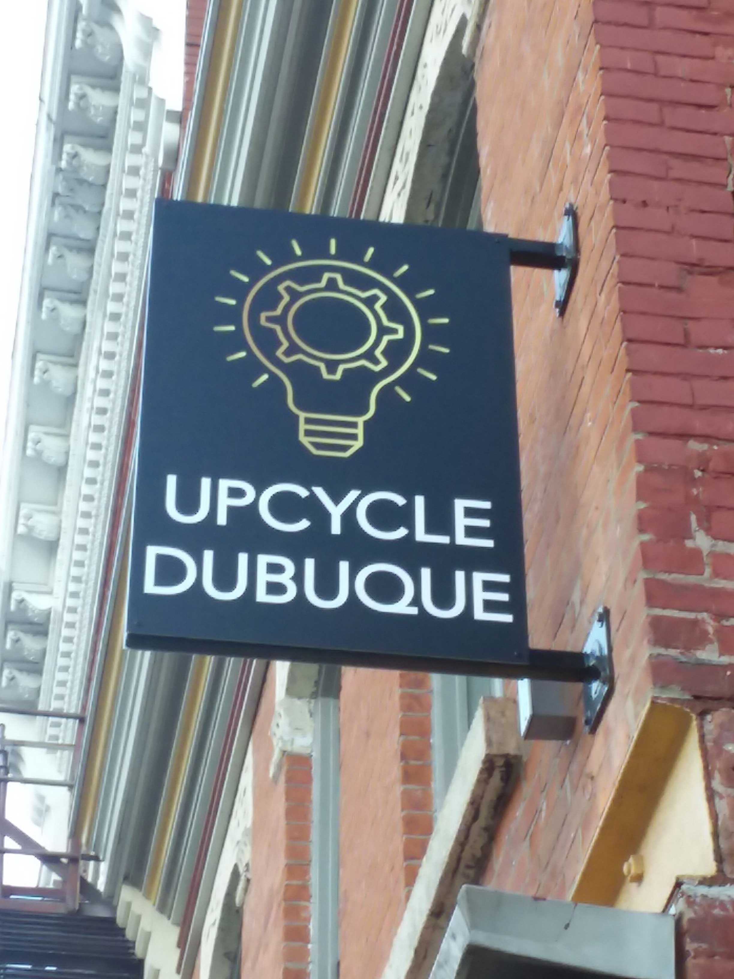 Custom Signs & Vehicle Wraps Dubuque, IA Curt's Signature Sign & Design